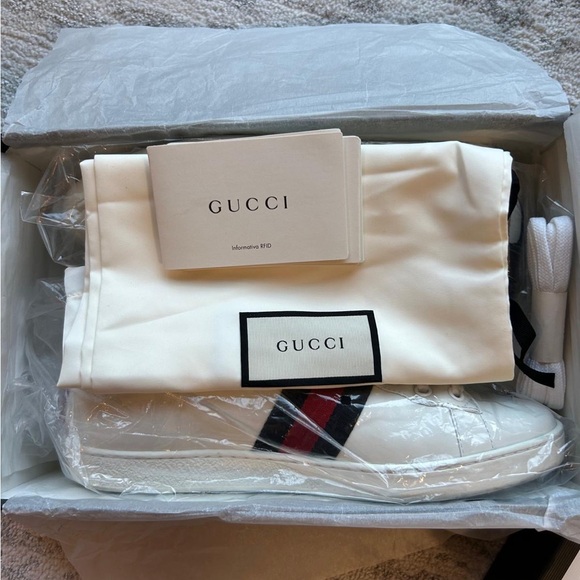 AUTHENTIC Gucci Aces “LOVED” - Picture 7 of 8